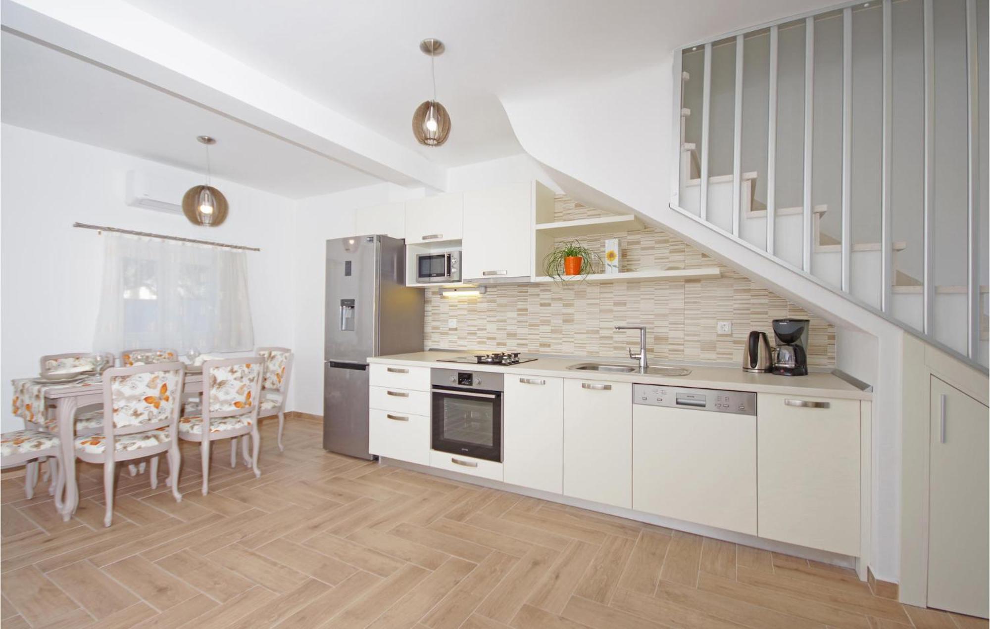 Awesome Home In Drvenik With Wifi エクステリア 写真