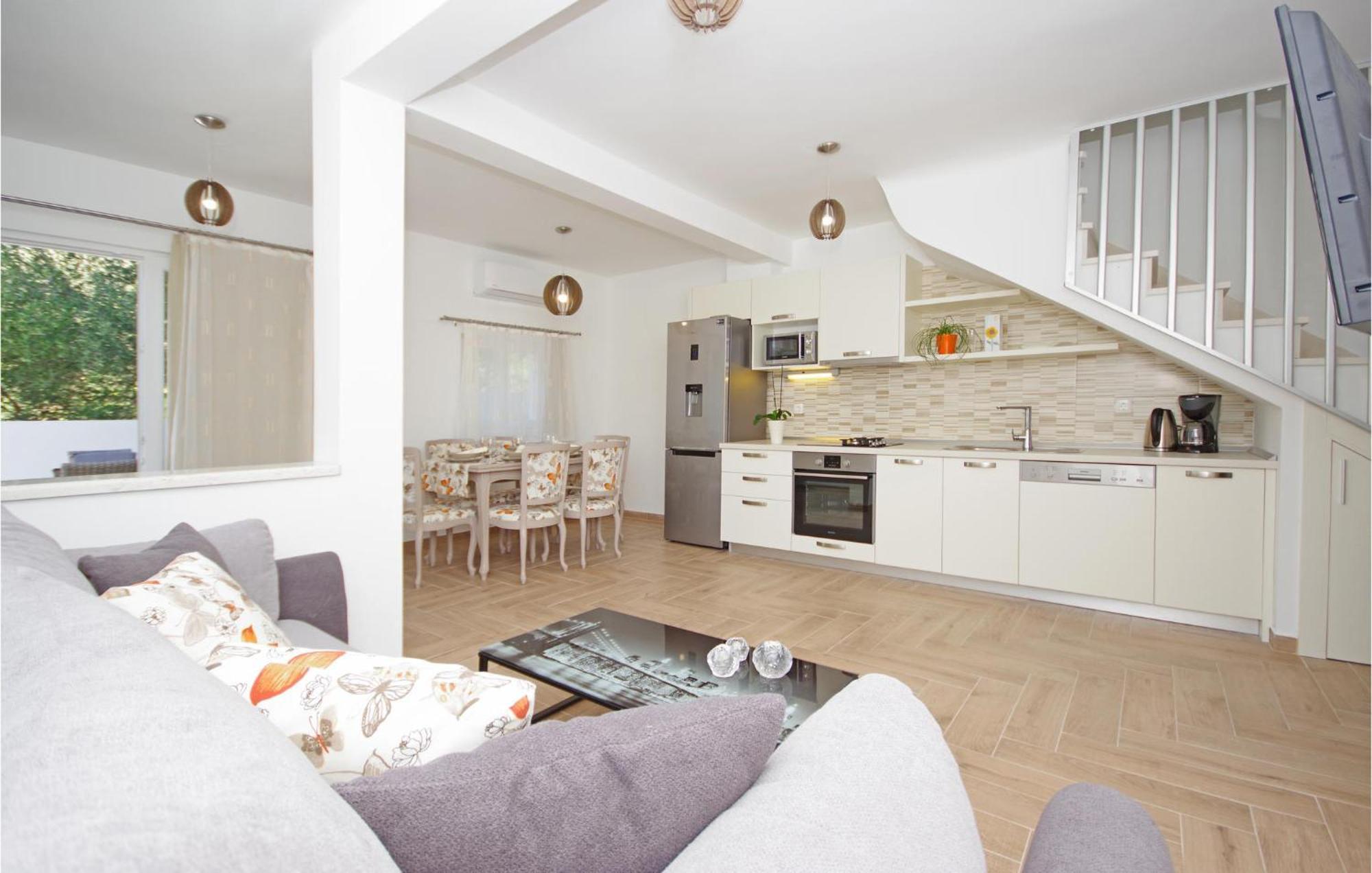 Awesome Home In Drvenik With Wifi エクステリア 写真