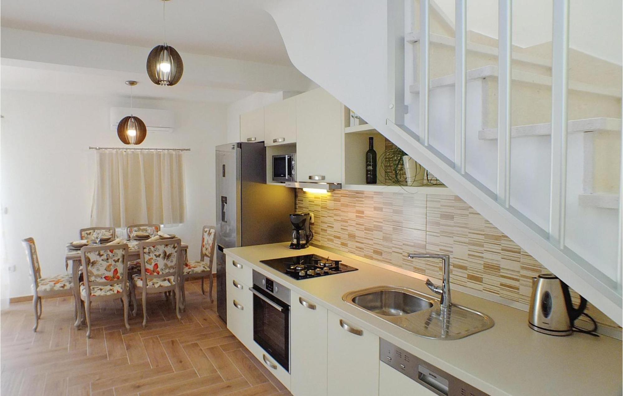 Awesome Home In Drvenik With Wifi エクステリア 写真