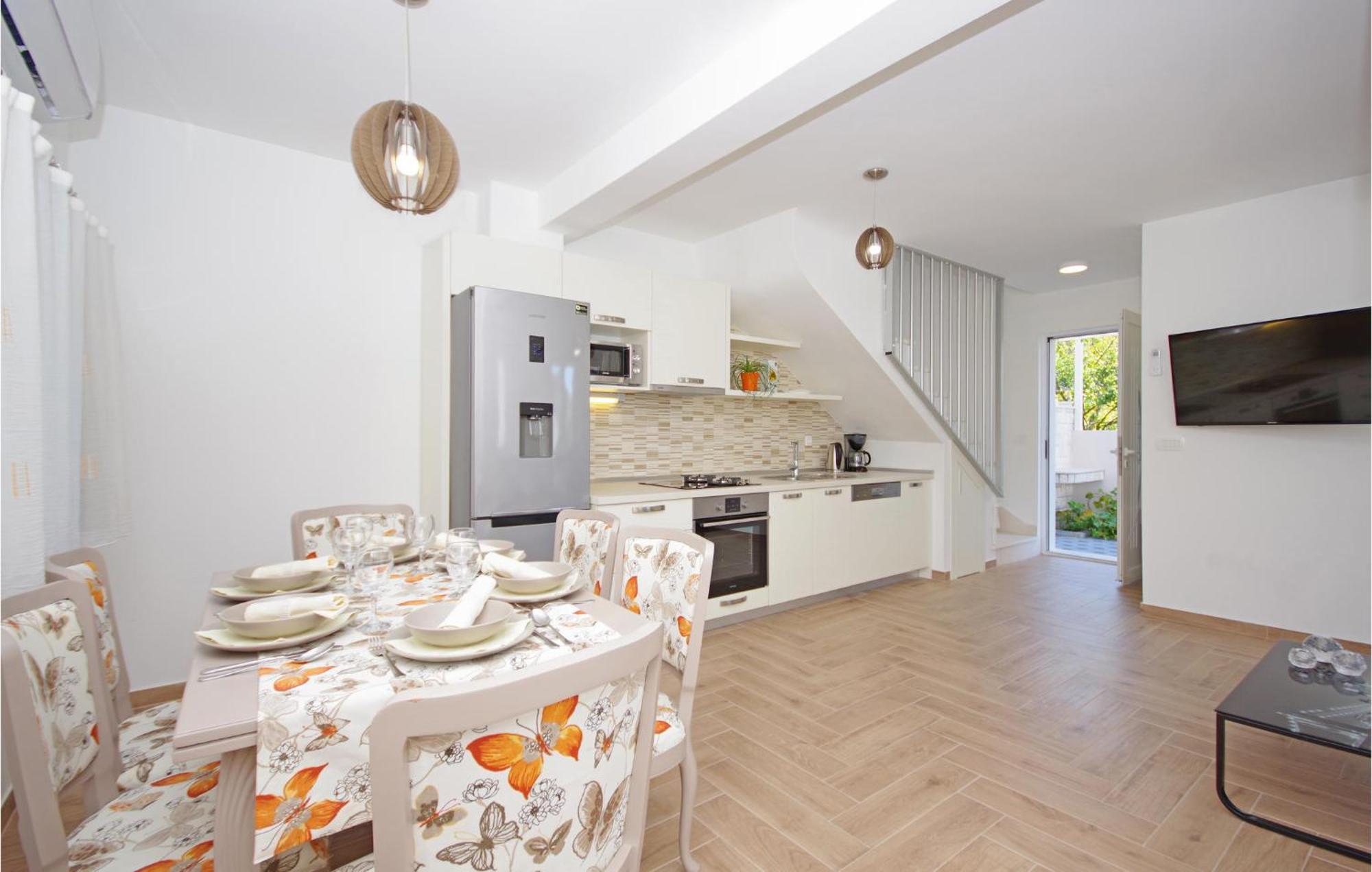Awesome Home In Drvenik With Wifi エクステリア 写真