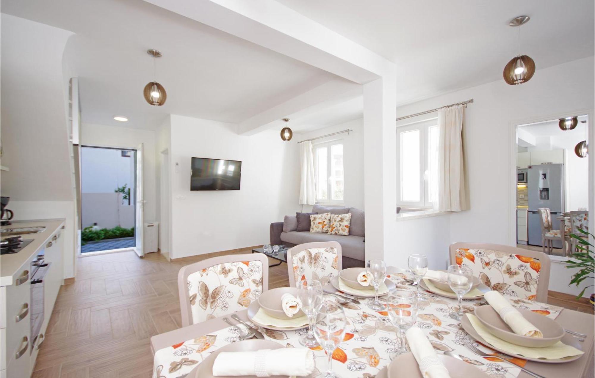 Awesome Home In Drvenik With Wifi エクステリア 写真